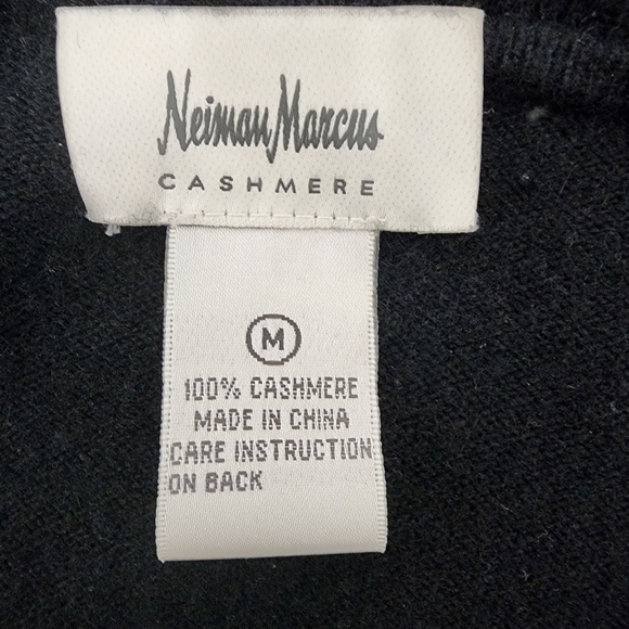 Neiman Marcus Cashmere Black Cardigan Size M - Picture 4 of 16
